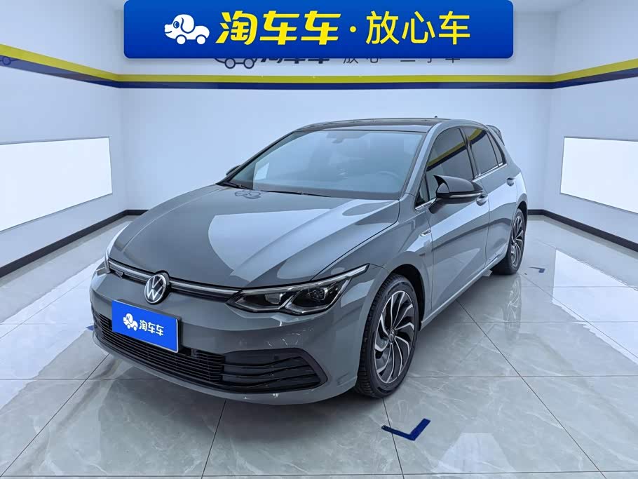 Volkswagen Golf 1.4 л 2023 г. Серебристо-серый, пробег 40800 км