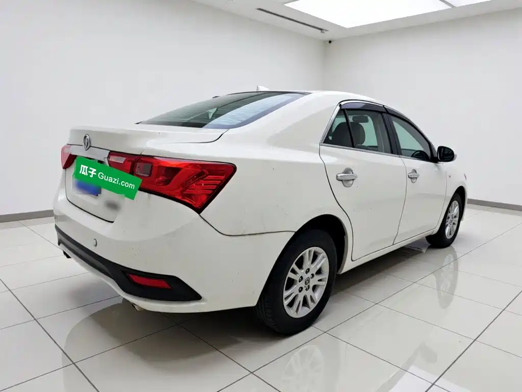 Zotye Zotye Z300 — миниатюра 6