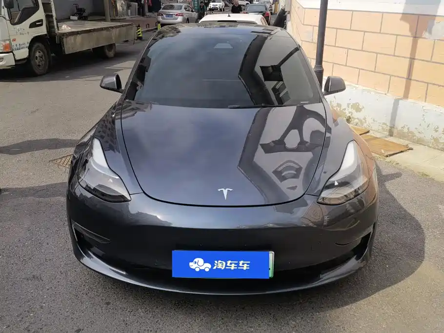 Tesla Model 3 — миниатюра 2