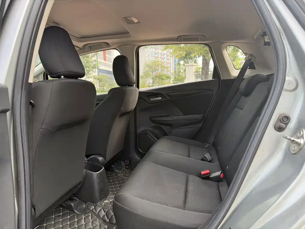 Honda Fit — миниатюра 7