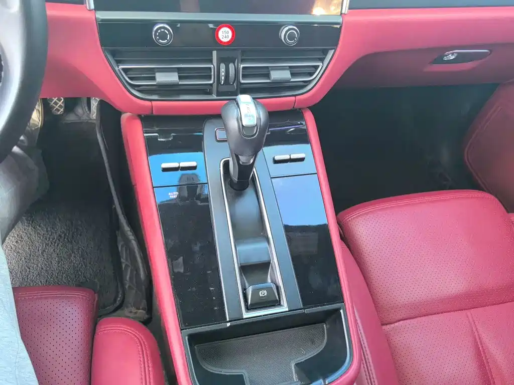Porsche Macan — миниатюра 6