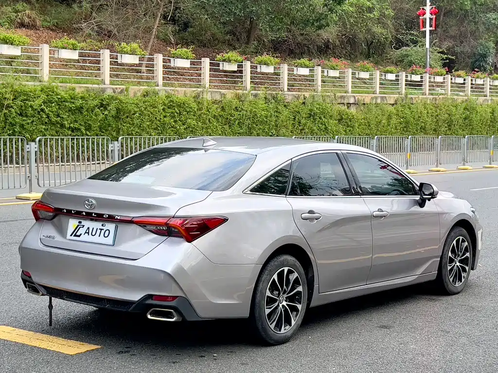 Toyota Avalon 2023 2.0L
