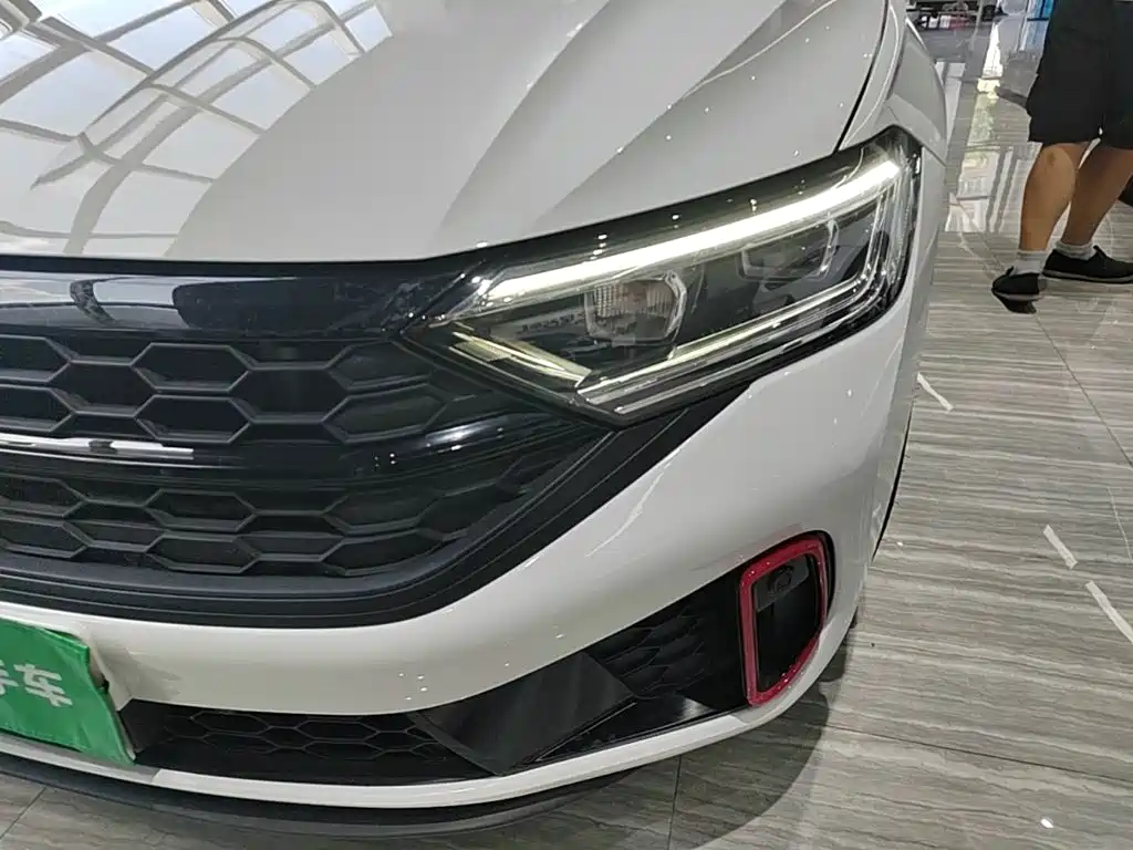 Volkswagen Sagitar — миниатюра 24
