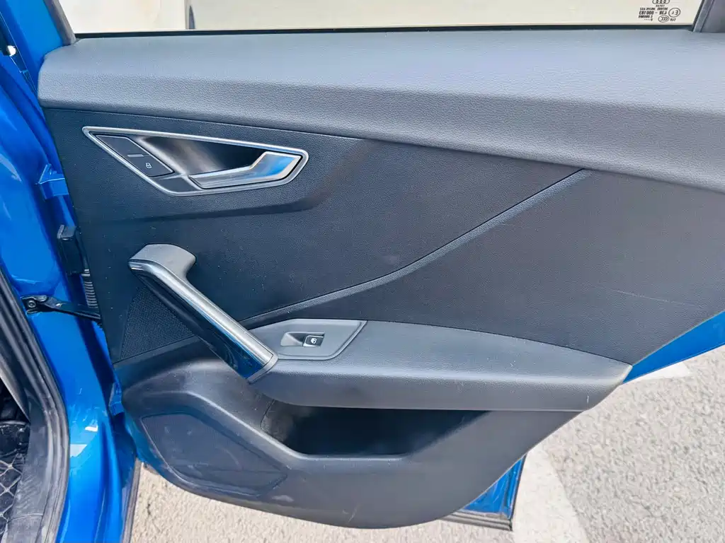 Audi Q2L e-tron — миниатюра 14