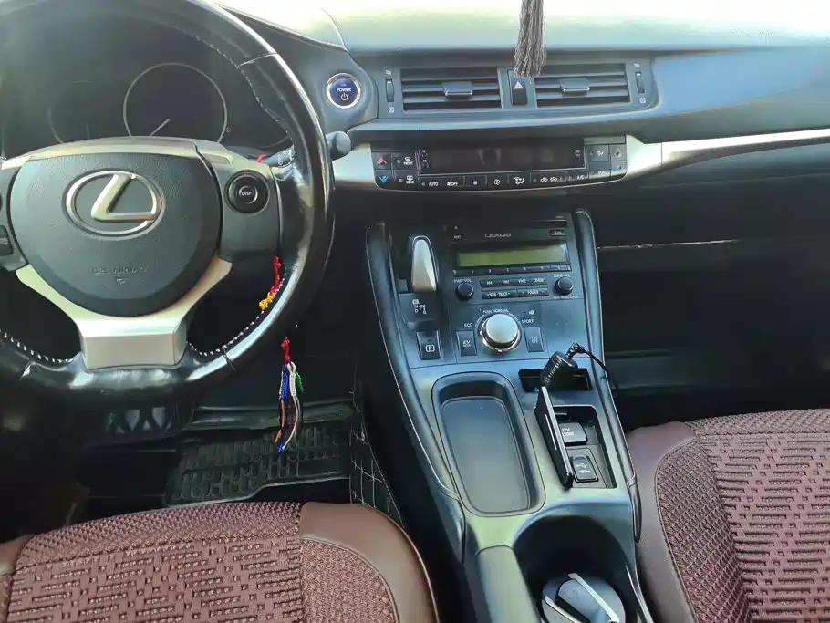 Lexus CT — миниатюра 13
