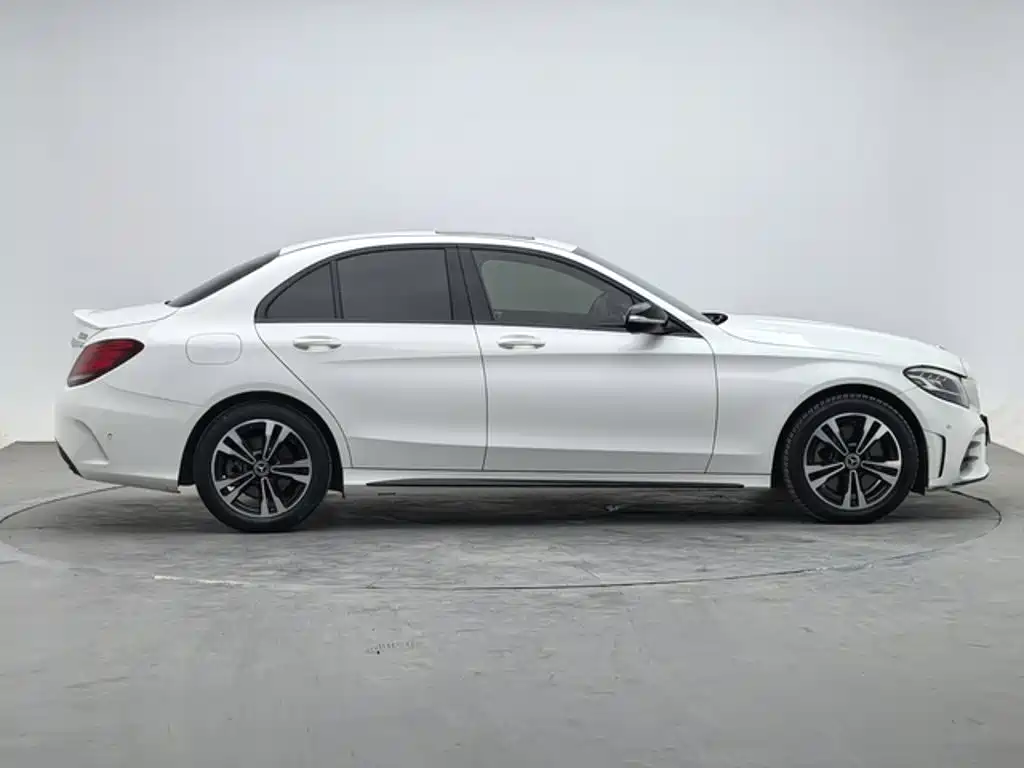 Mercedes-Benz C-Class — миниатюра 3
