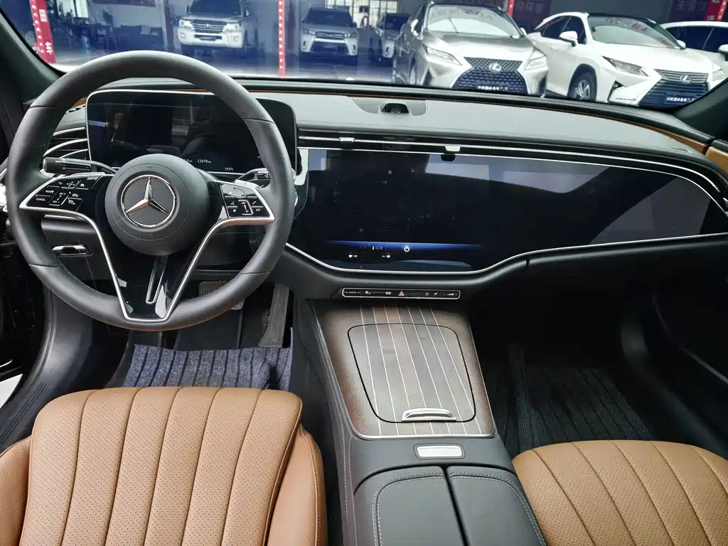 Mercedes-Benz E-Class — миниатюра 6