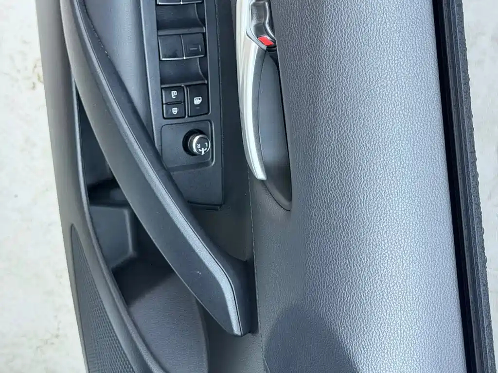 Toyota Corolla — миниатюра 4