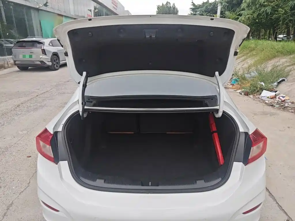 Chevrolet Cruze — миниатюра 19