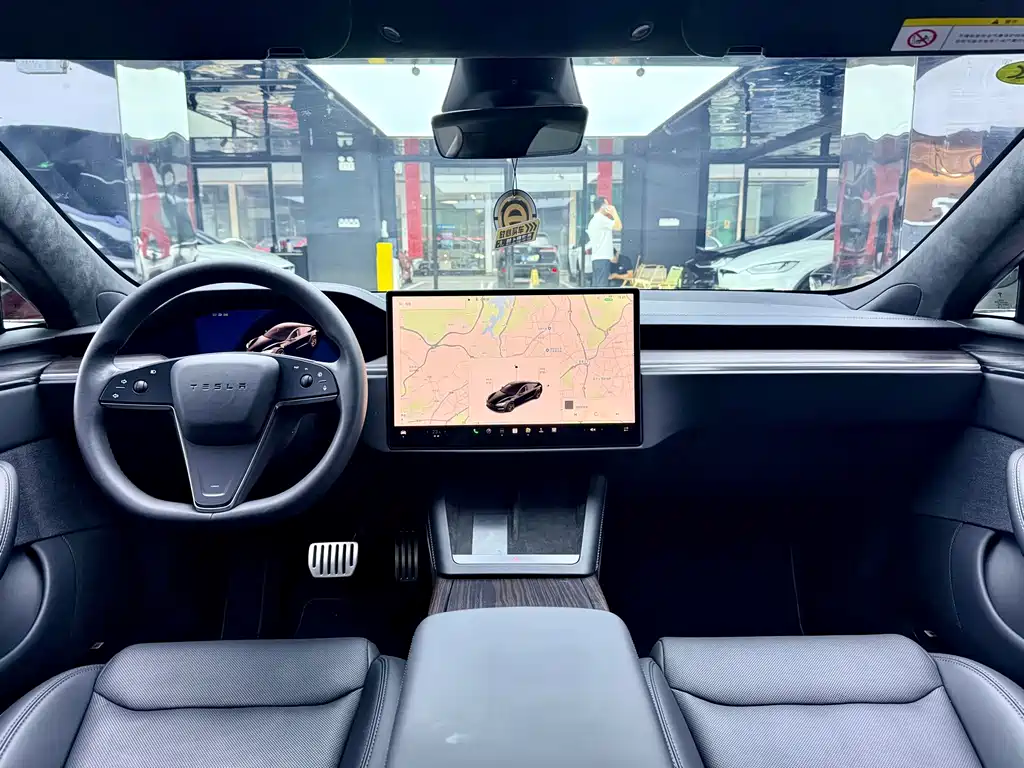 Tesla Model S — миниатюра 7