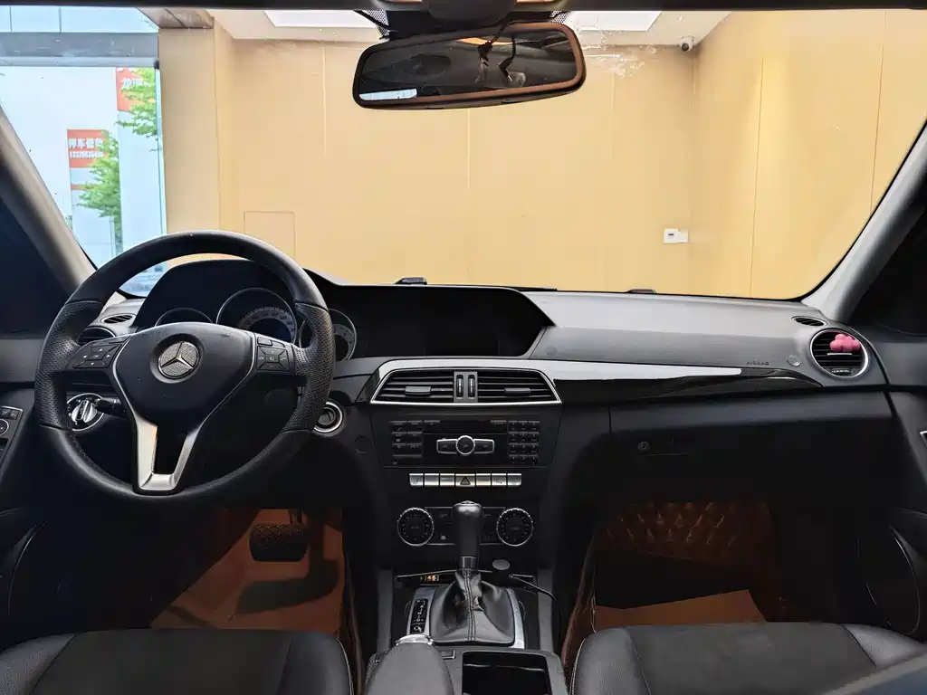 Mercedes-Benz C-Class — миниатюра 9