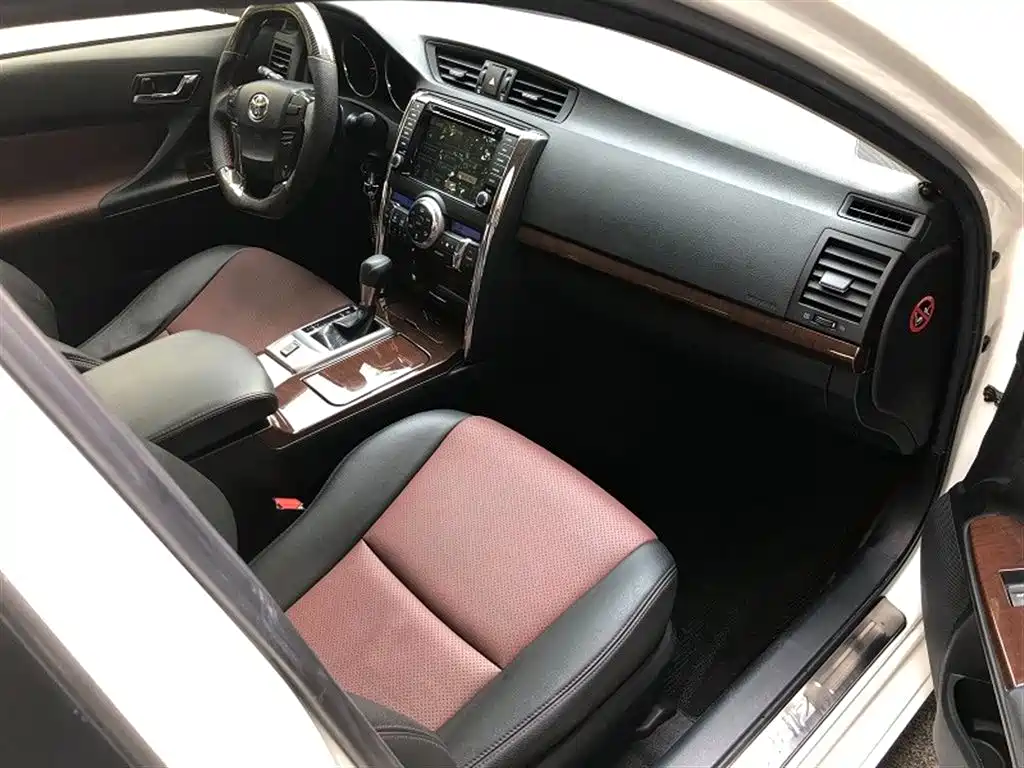 Toyota Reiz 2013 2.5S