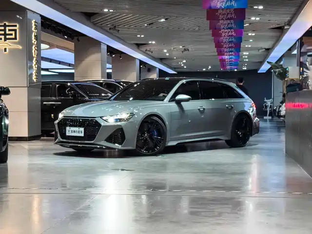 AUDI  RS 6 2023