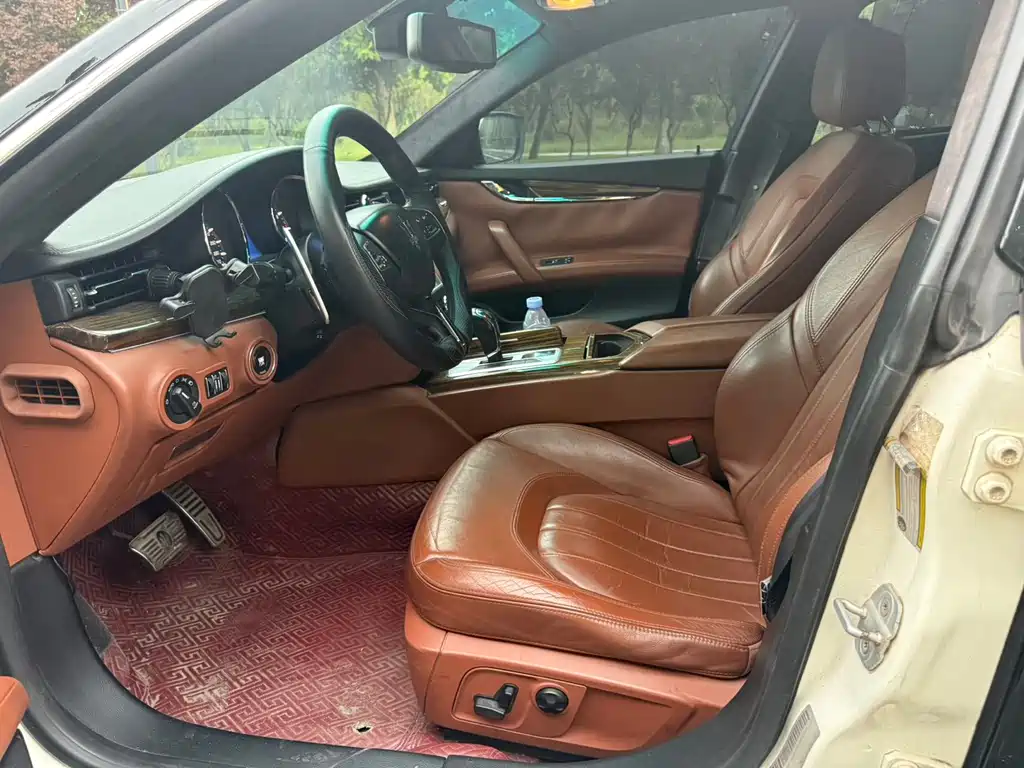 Maserati Quattroporte — миниатюра 4