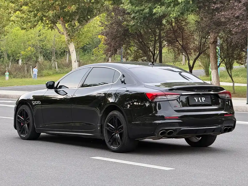 Maserati Quattroporte — миниатюра 7