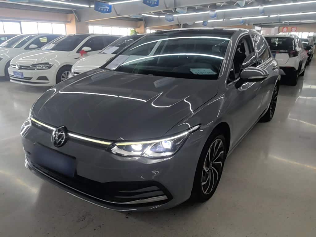 Volkswagen Golf 1.4 л 2023 г. Серебристо-серый, пробег 27599 км