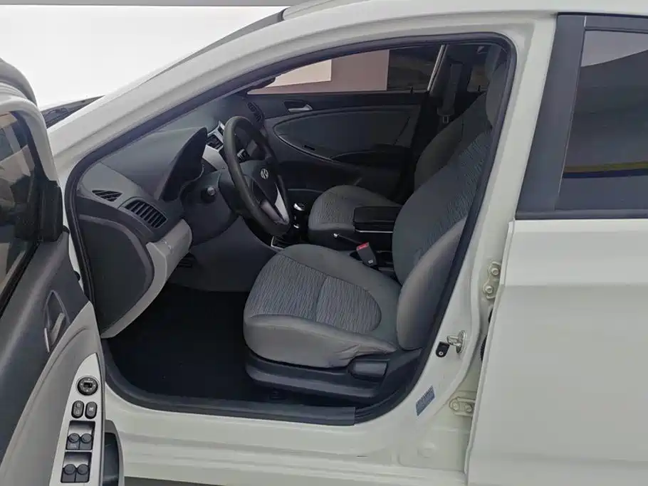 Hyundai Verna — миниатюра 9