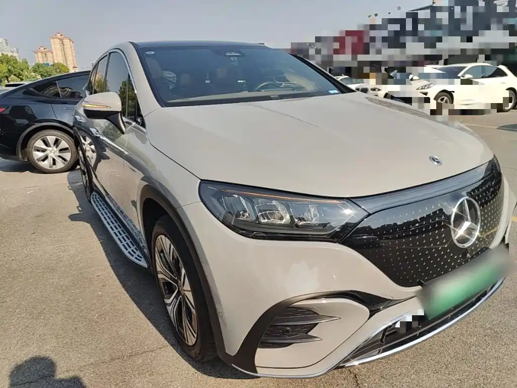 Mercedes-Benz EQE SUV — миниатюра 4