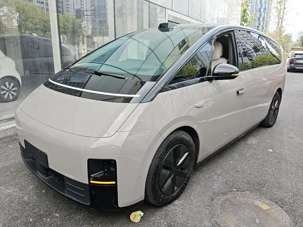 Li Auto Li MEGA — миниатюра 2