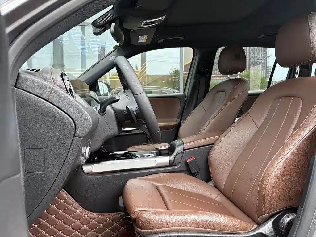 Mercedes-Benz GLB — миниатюра 13