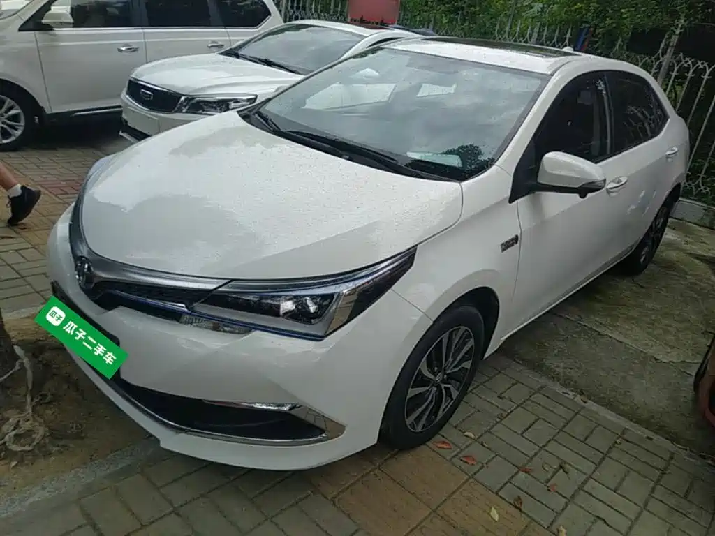 Toyota Corolla Hybrid — миниатюра 2