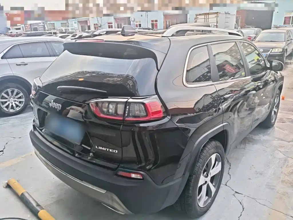Jeep Cherokee — миниатюра 7