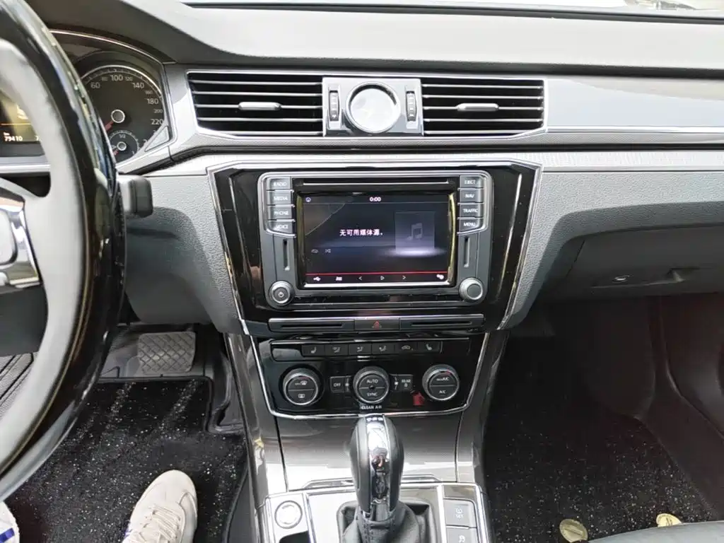 Volkswagen Passat — миниатюра 9