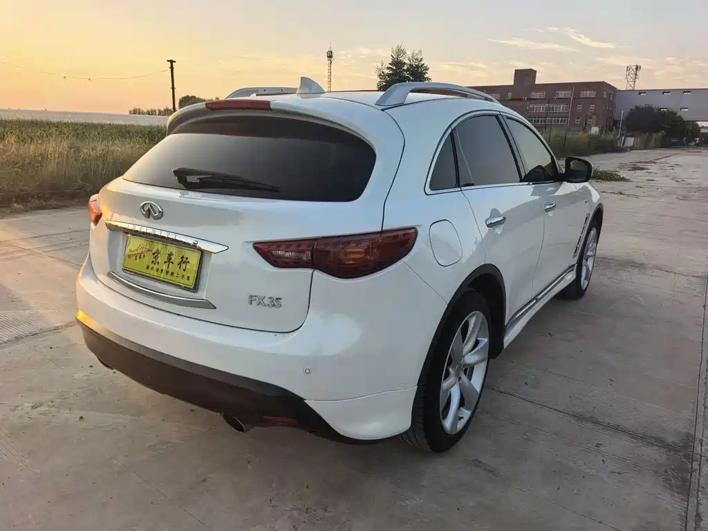 Infiniti FX — миниатюра 7