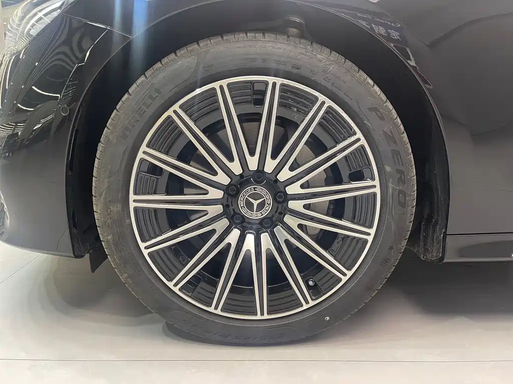 Mercedes-Benz E-Class — миниатюра 27