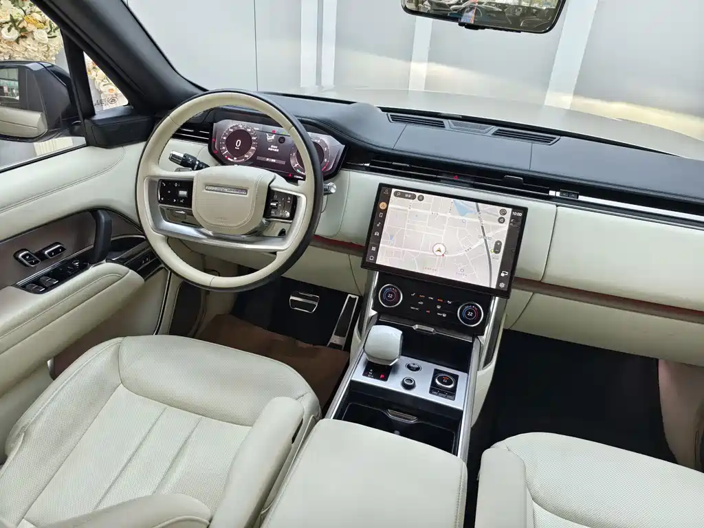 Land Rover Range Rover 2023 4.4 V8 530PS