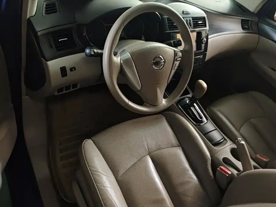 Nissan Tiida — миниатюра 12