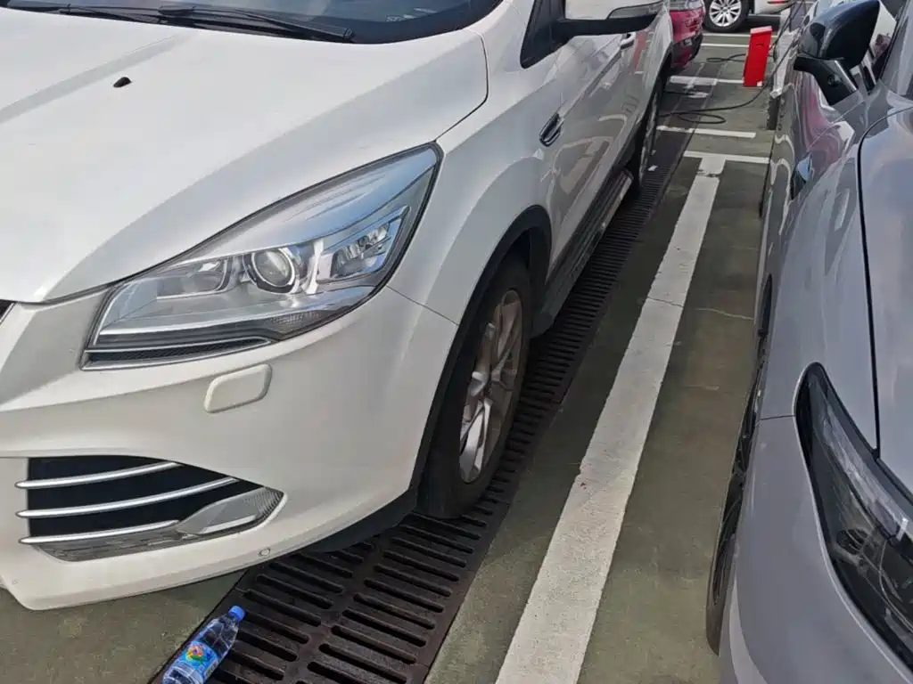 Ford Kuga — миниатюра 24