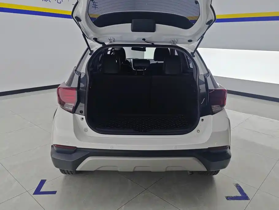 Toyota Yaris L — миниатюра 4