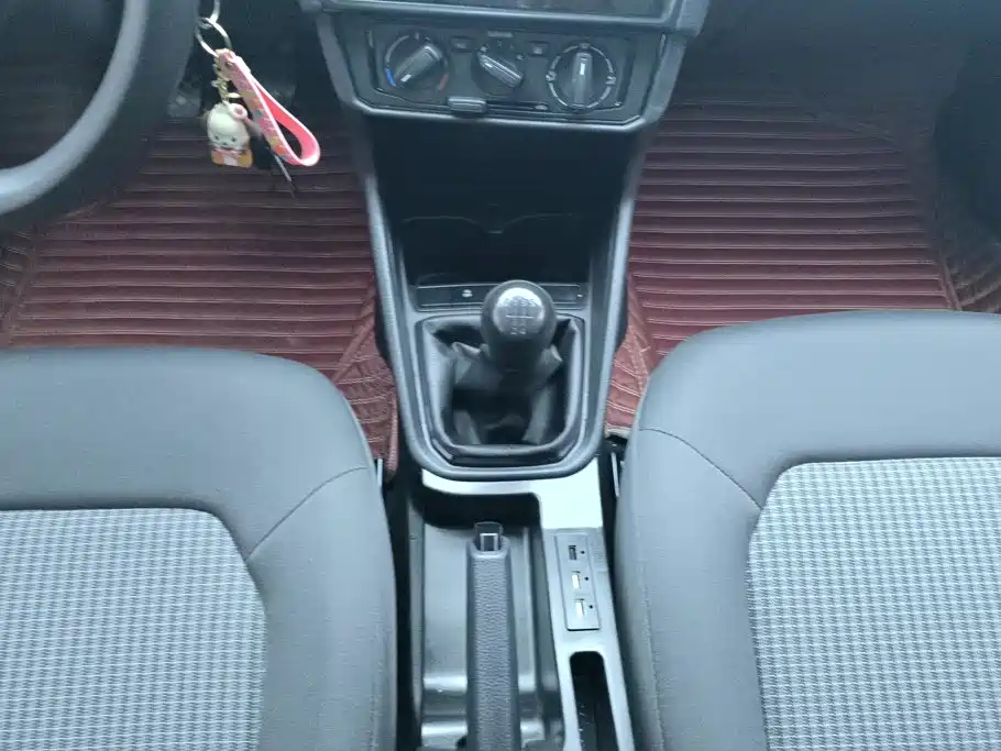 Volkswagen Santana — миниатюра 16
