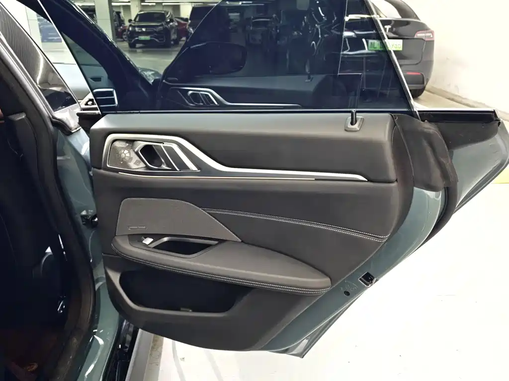 BMW 4 Series — миниатюра 9