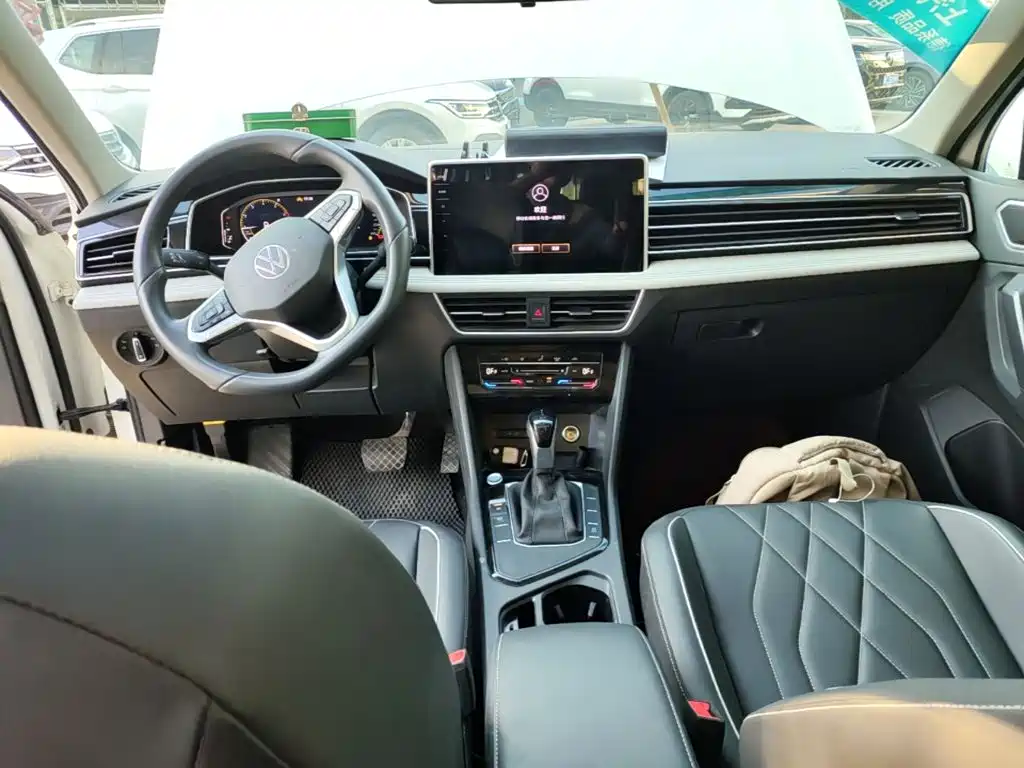 Volkswagen Tiguan L — миниатюра 10