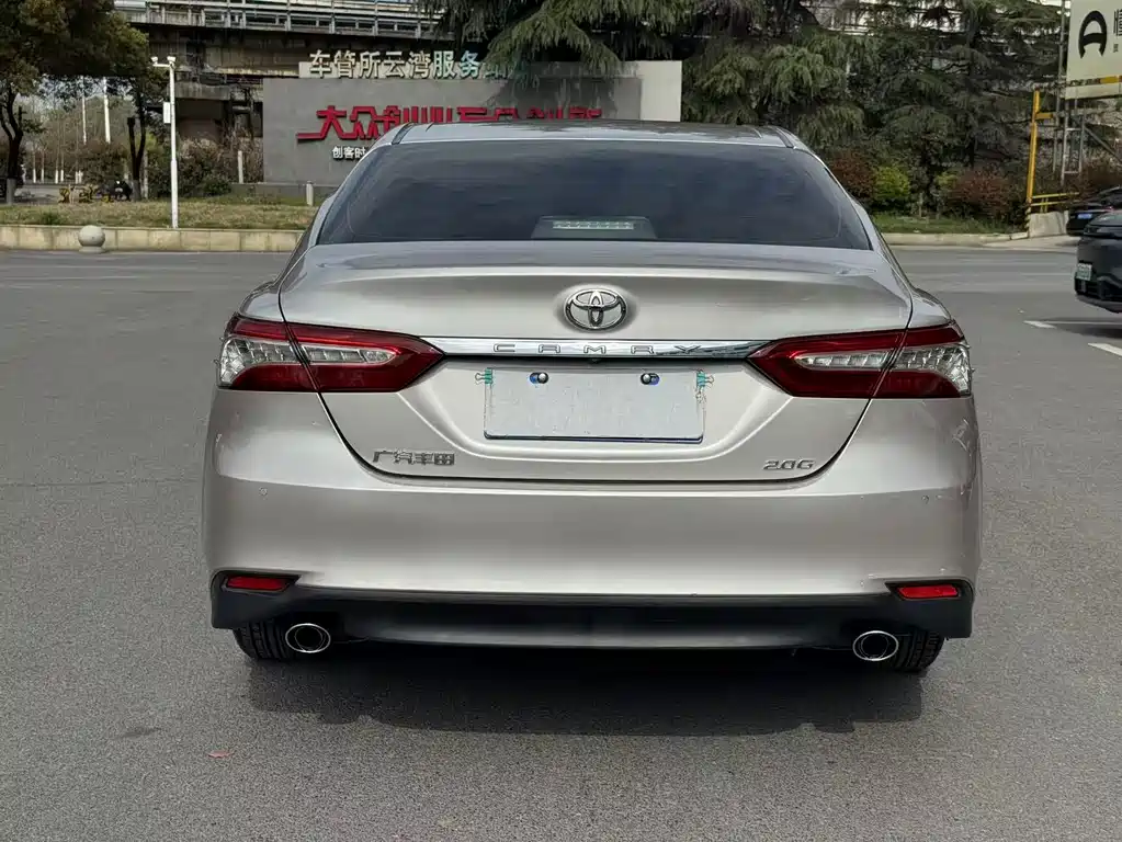 TOYOTA CAMRY