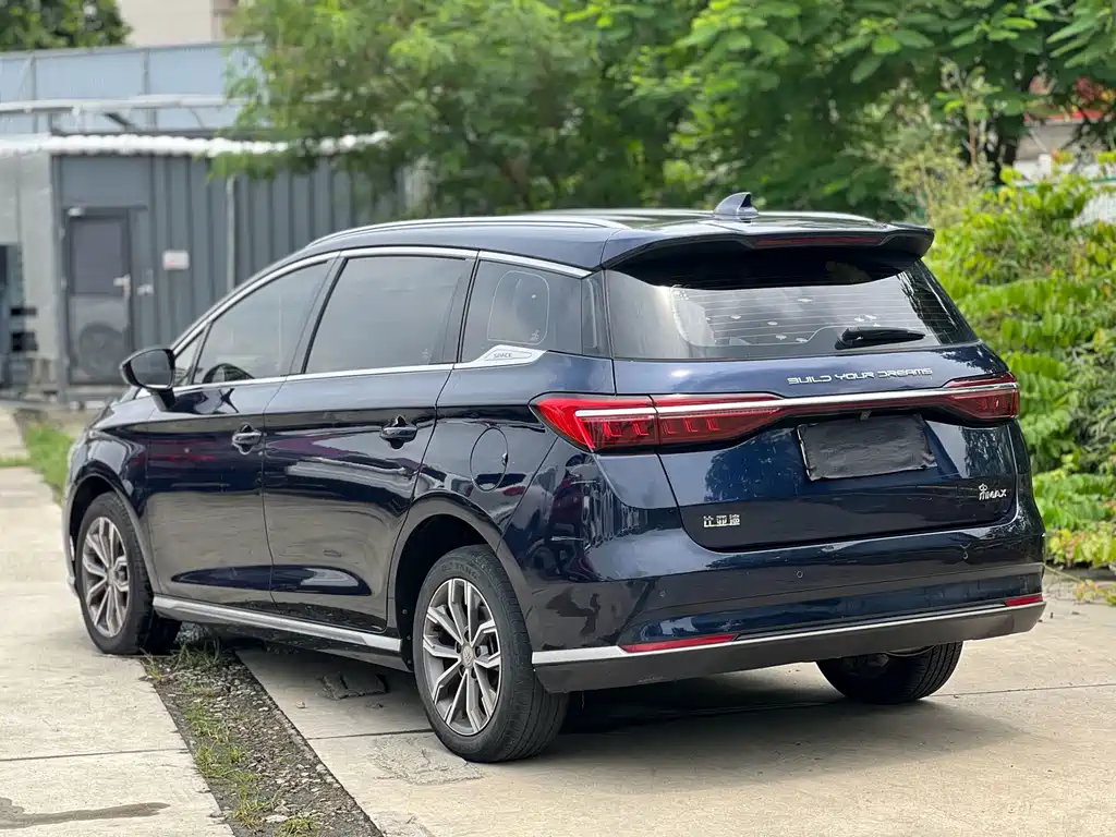 BYD MAX — миниатюра 4