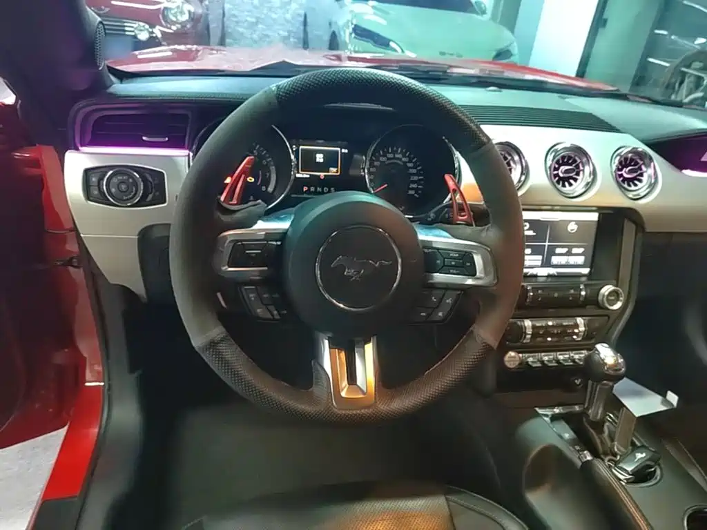 Ford Mustang — миниатюра 11