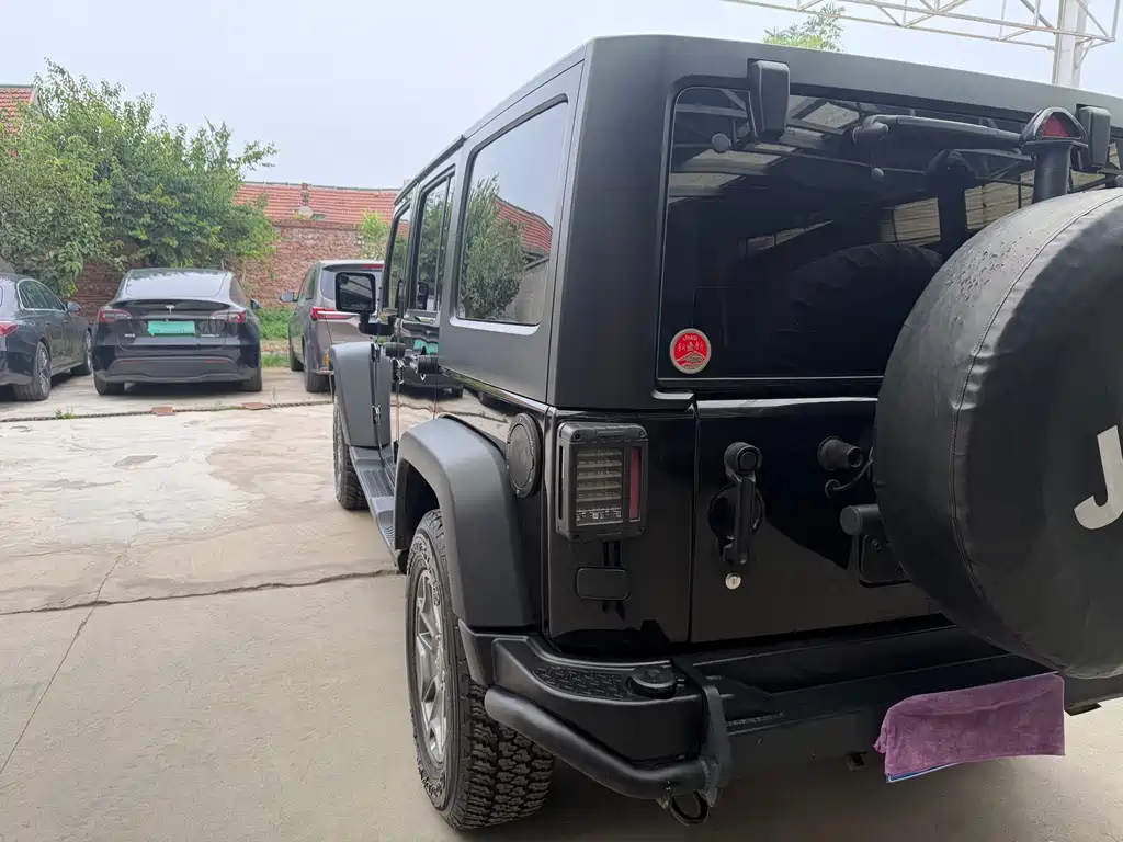 Jeep Wrangler — миниатюра 7