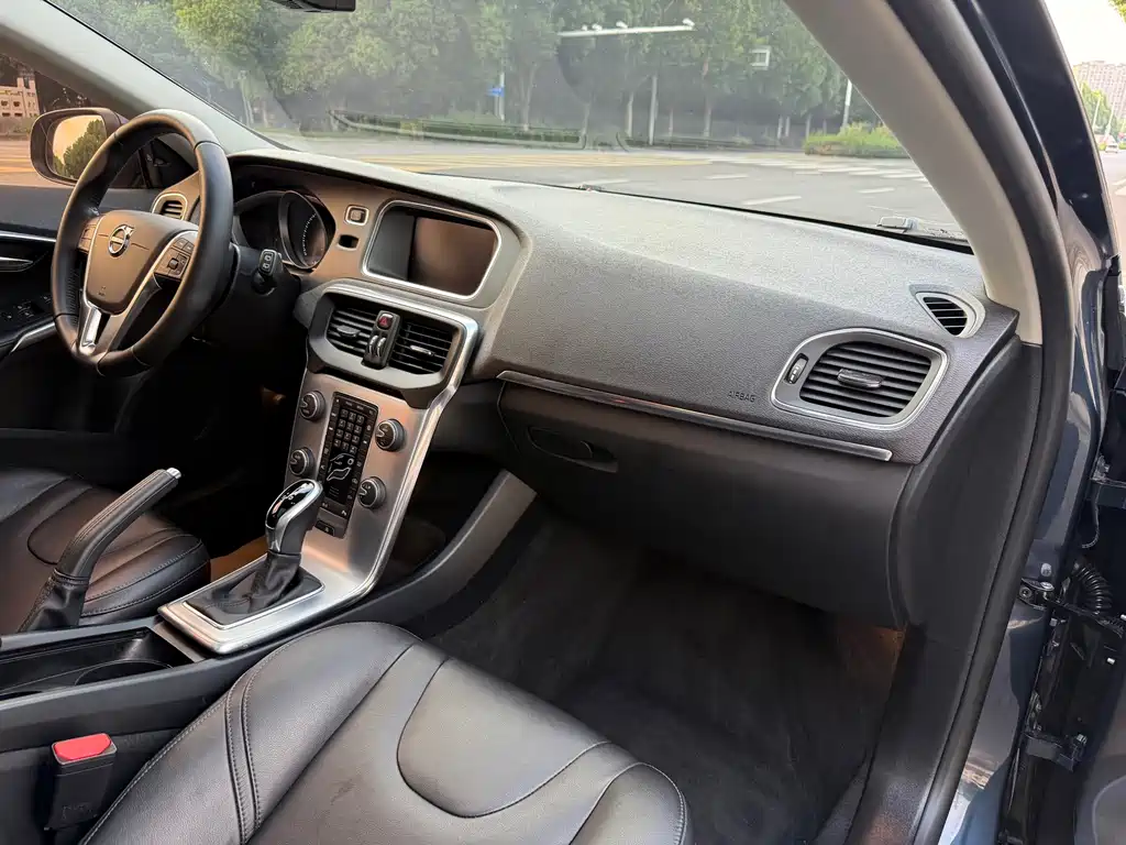 Volvo V40 — миниатюра 16