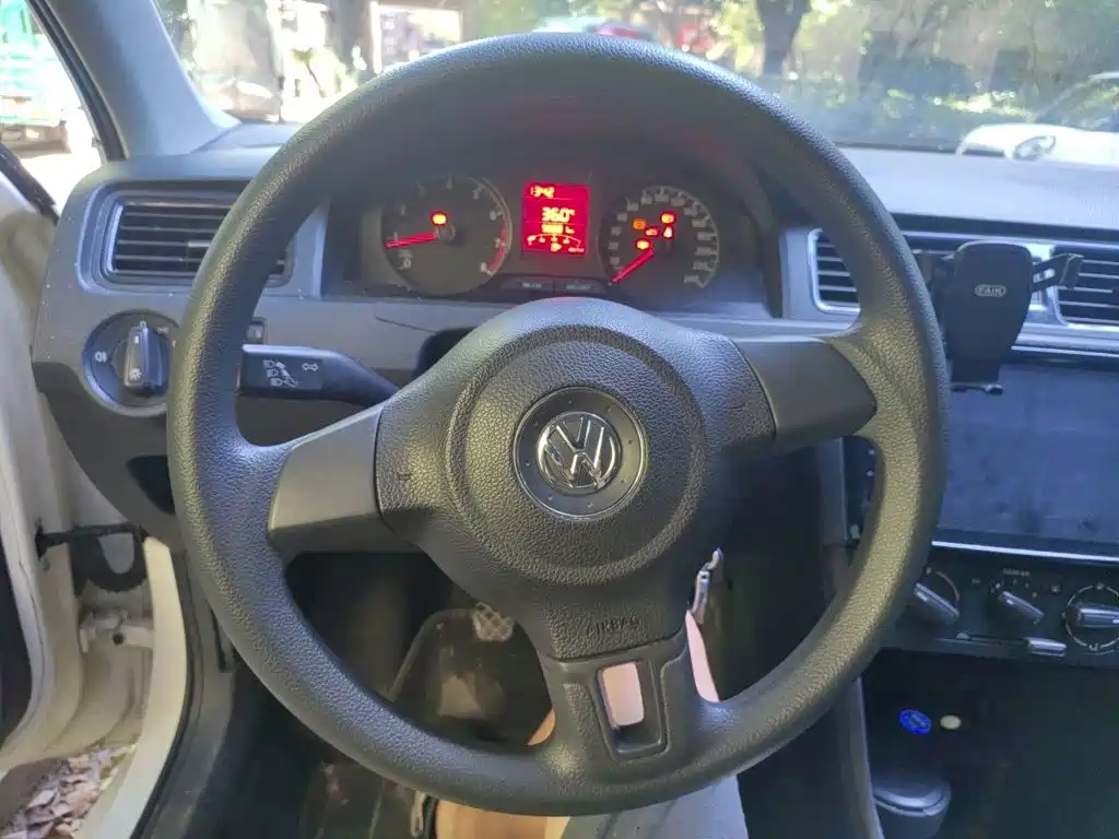 Volkswagen Santana — миниатюра 6