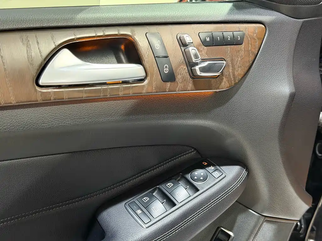 Mercedes-Benz GLS — миниатюра 8