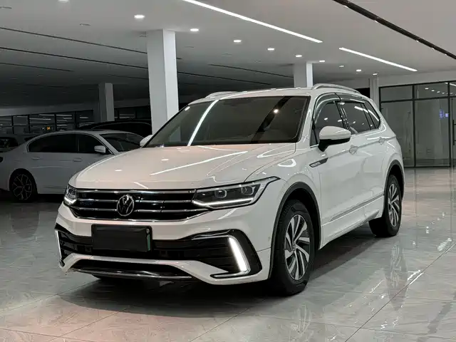 Volkswagen Tiguan L PHEV