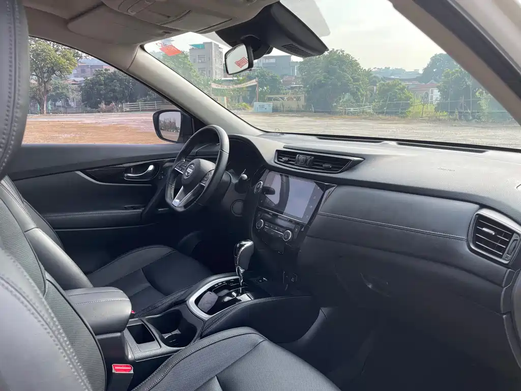 Nissan X-Trail — миниатюра 12