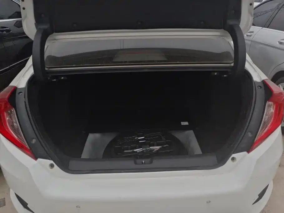Honda Civic — миниатюра 4