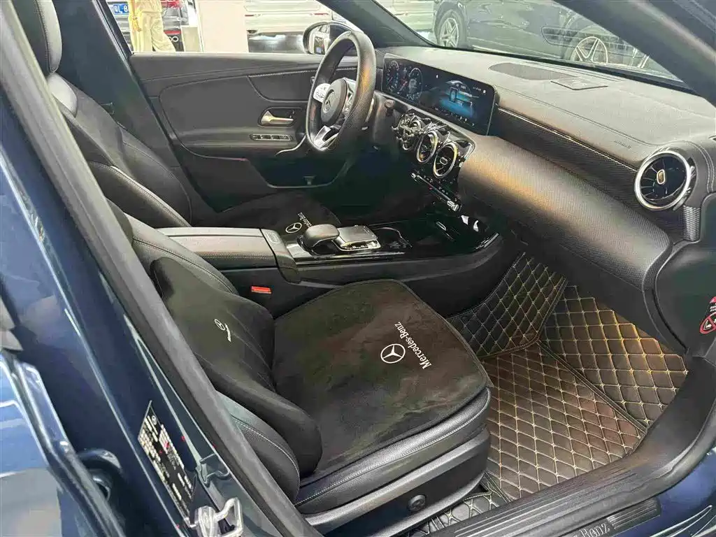 Mercedes-Benz A-Class — миниатюра 7