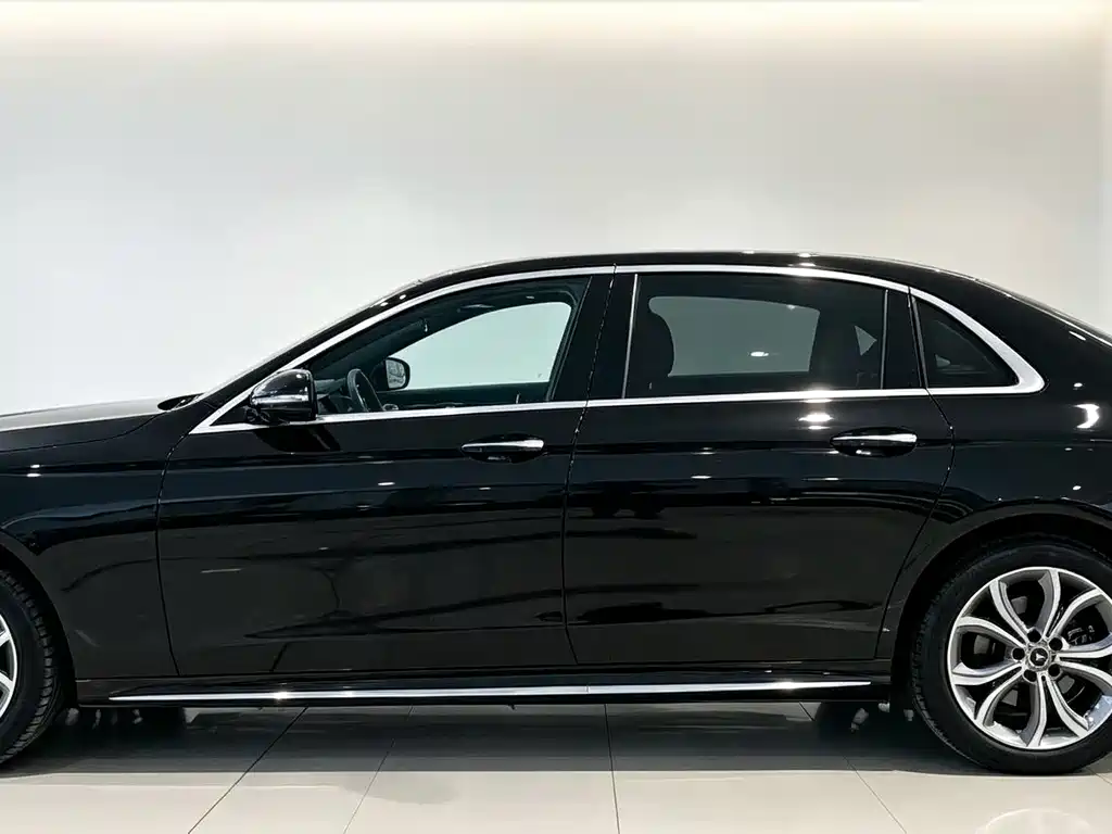 Mercedes-Benz E-Class — миниатюра 6
