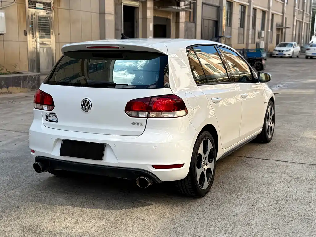 Volkswagen Golf GTI — миниатюра 9