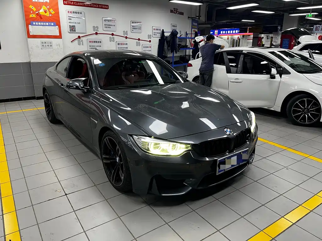 BMW M4 — миниатюра 2